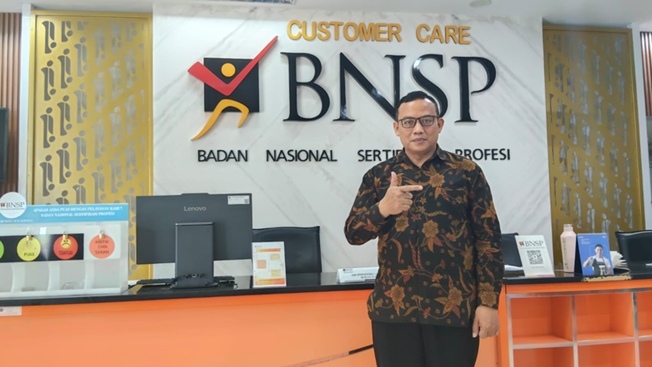Judul: Dokumentasi BNSP - Deskripsi: Dokumentasi kunjungan ke Badan Nasional Sertifikasi Profesi (BNSP) sebagai konteks artikel tentang LSP P3.