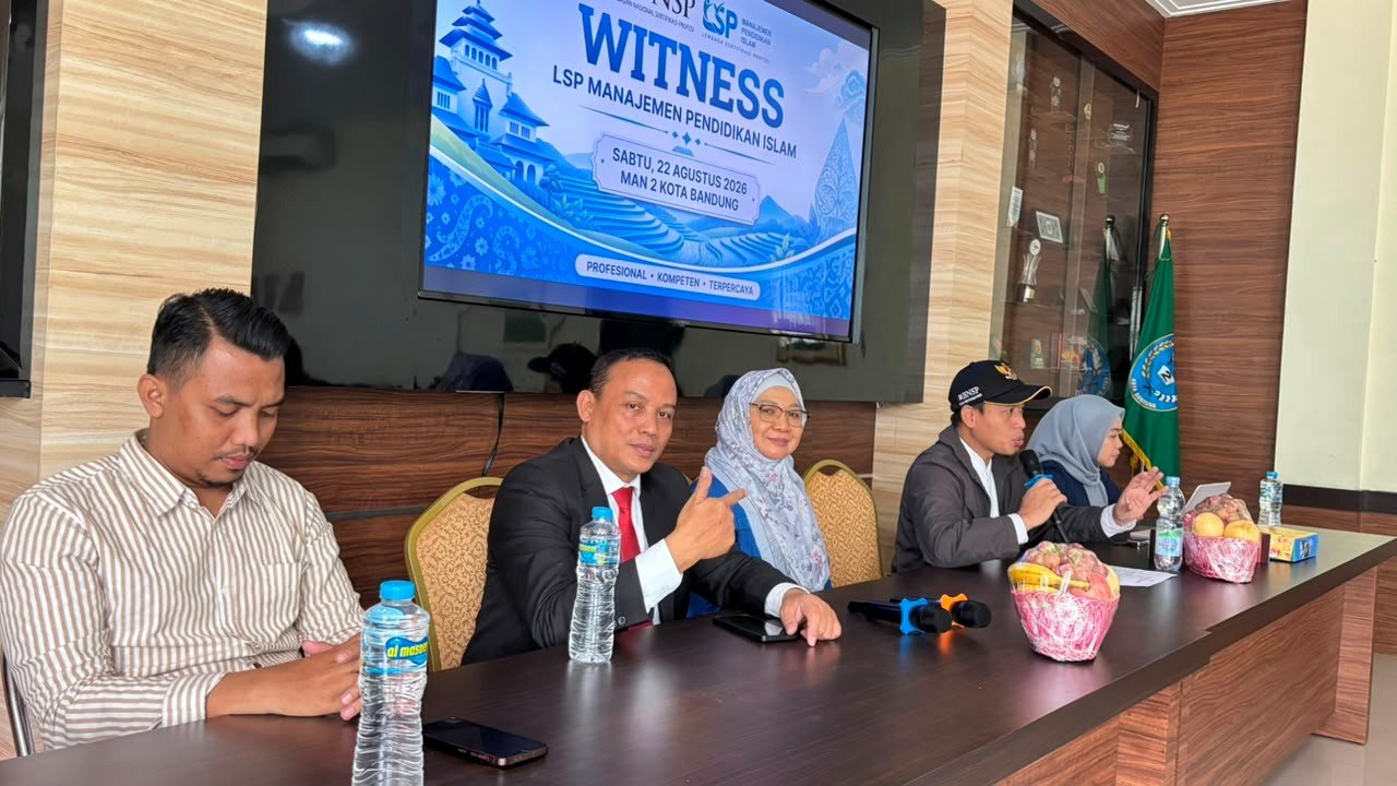 Ketua Dewan Pengarah dan Direktur LSP manajemen pendidikan Islam hadiri pembukaan witness LSP MPI oleh BNSP